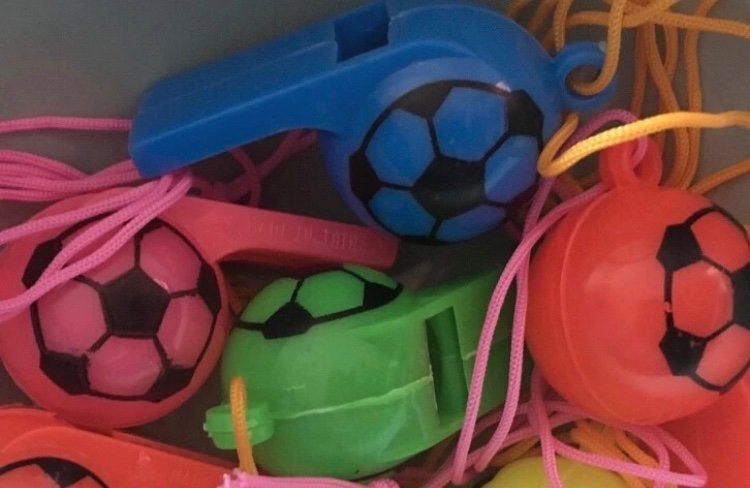 Set van 4 voetbal fluitjes - kinder fluit - honden fluitje, Ophalen, Nieuw, Overige sporten, Overige typen