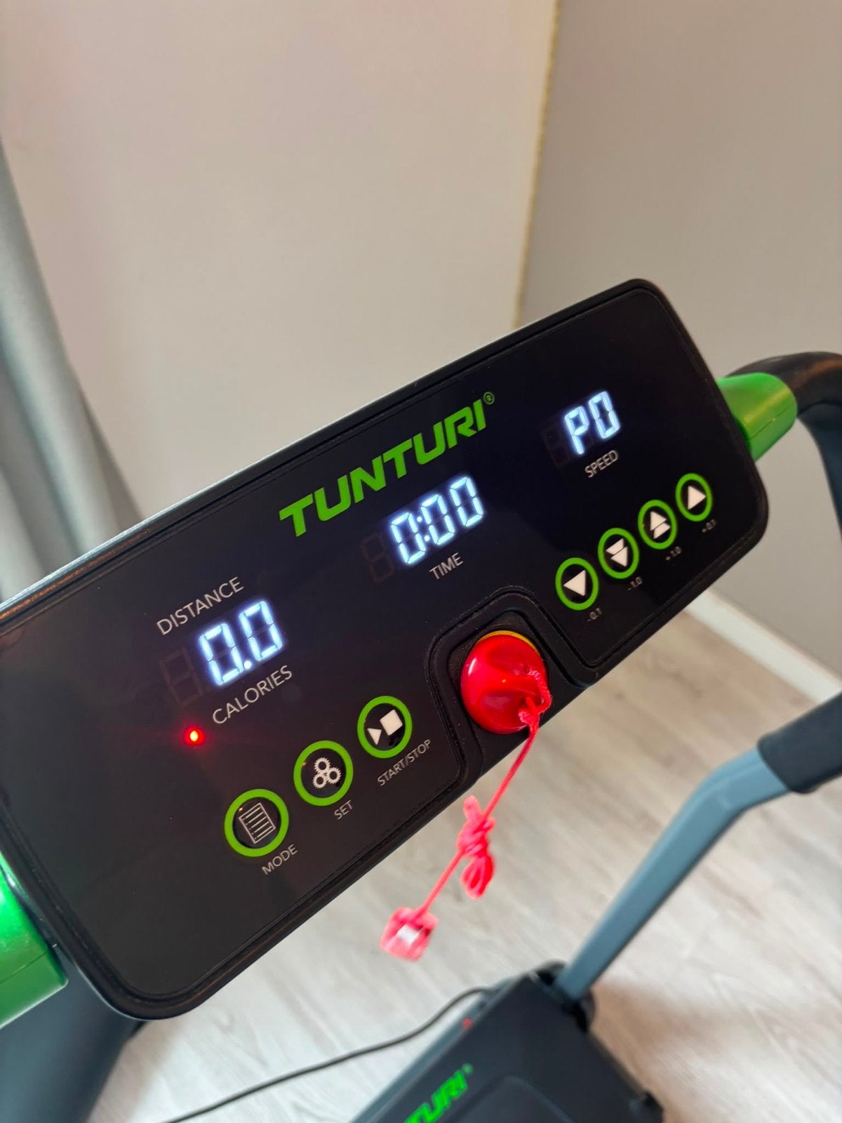 Tunturi Loopband - Compact en Efficiënt voor Thuis, Ophalen, Zo goed als nieuw, Metaal, Loopband