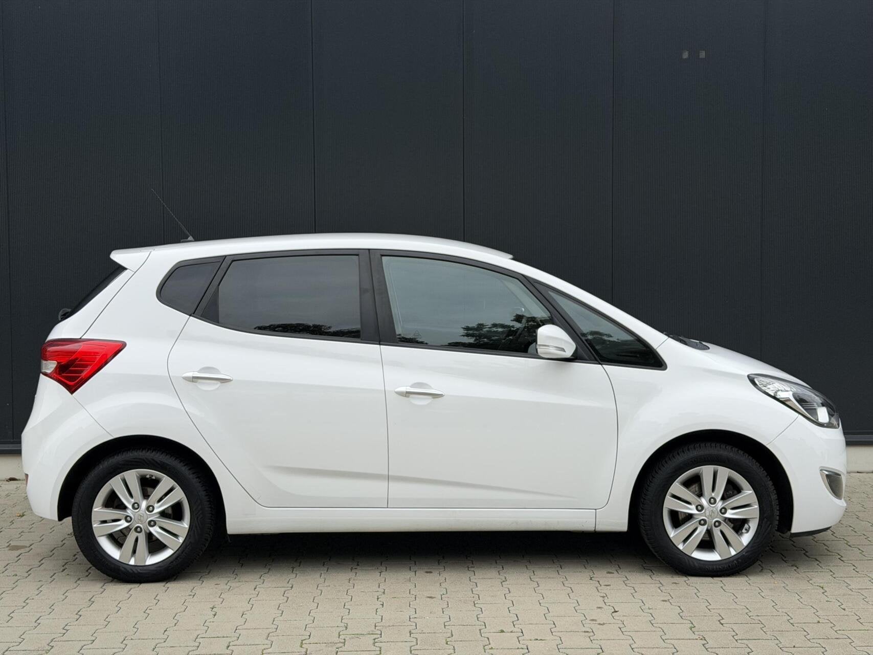Hyundai ix20 1.4i Go! Cruise Airco Elek pakket All season, Auto's, Voorwielaandrijving, Euro 5, Stof, Gebruikt