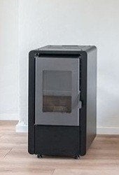 Moderne Pelletkachel - Zwart, Compact en Efficiënt, Huis en Inrichting, Gebruikt, Overige brandstoffen, Ophalen of Verzenden, Pelletkachel