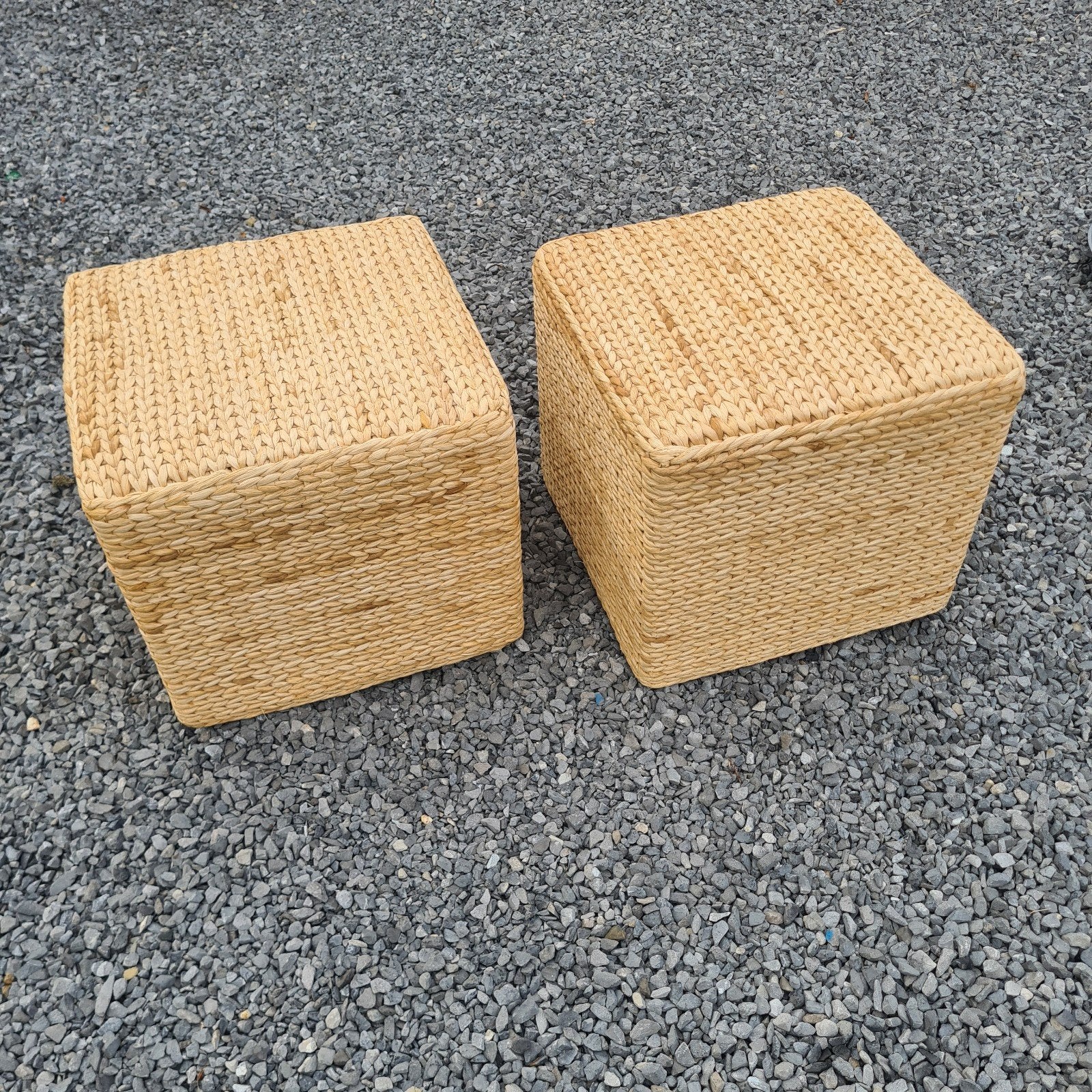 Set van 2 rieten poefjes/krukjes, Huis en Inrichting, Banken | Voetenbanken en Poefen, Ophalen, Minder dan 50 cm, Gebruikt, Vierkant