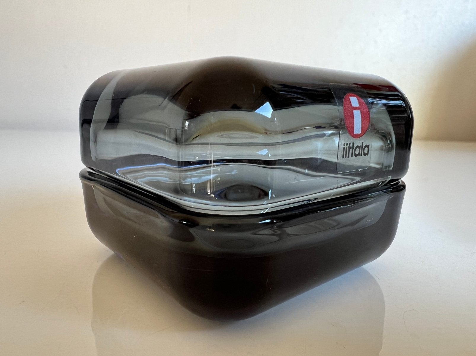 Iittala Vitriini Glas Box Gray Penttinen~60x60 Nieuwstaat, Huis en Inrichting, Woonaccessoires | Schalen en Manden, Zo goed als nieuw