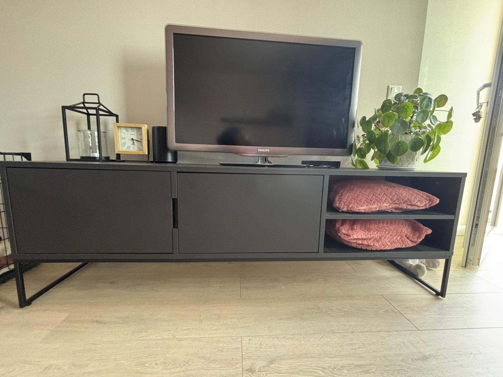 Zwart TV Meubel 176cm, Ophalen, 150 tot 200 cm, Zo goed als nieuw, Minder dan 100 cm