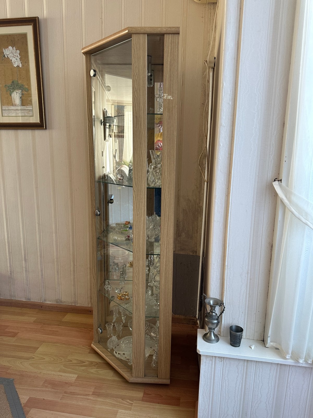 Glazen vitrinekast met houten frame, Ophalen, Minder dan 50 cm, Gebruikt, Glas