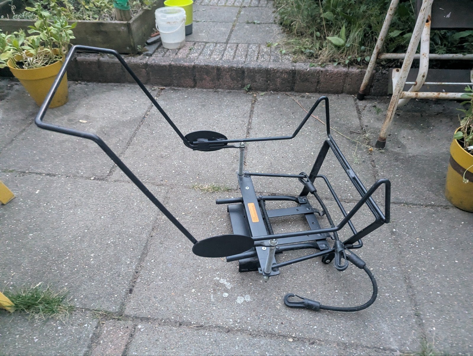 Baby Mee Maxi-Cosi adapter voor bagagedrager (Steco), Ophalen