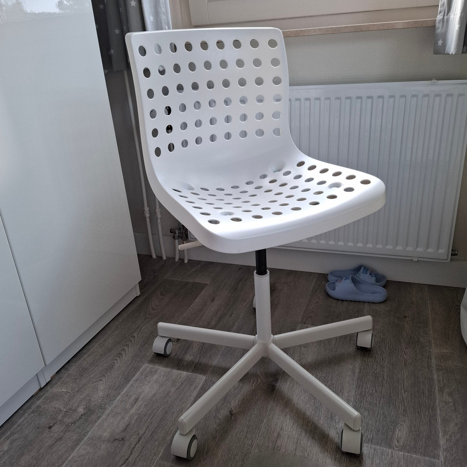 2x Ikea kinderbureaustoel wit (in hoogte verstelbaar), Huis en Inrichting, Bureaustoelen, Ophalen, Gebruikt, Wit, Bureaustoel