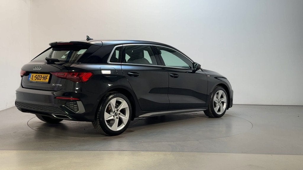 Audi A3 Sportback 30 TFSI S Edition Camera Navigatie Virtual, Gebruikt, Met garantie (alle), Leder en Stof, Origineel Nederlands