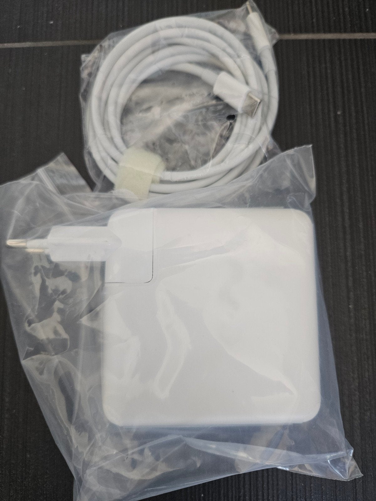 Nieuwe USB-C 100W Oplader met Kabel voor MacBook, Telecommunicatie, Mobiele telefoons | Telefoon-opladers, USB-C, Adapter, Nieuw
