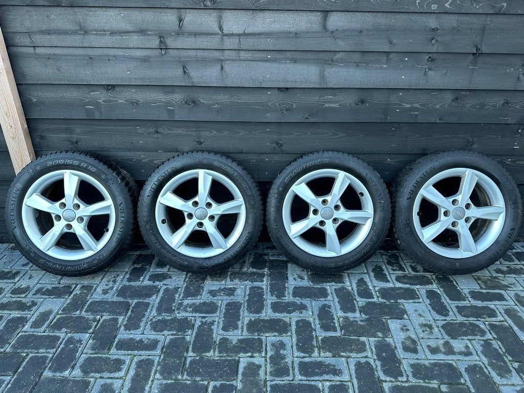 lm velgen met winterbanden 16"' audi volkswagen seat skoda, Auto-onderdelen, Ophalen, Gebruikt, 16 inch, Banden en Velgen