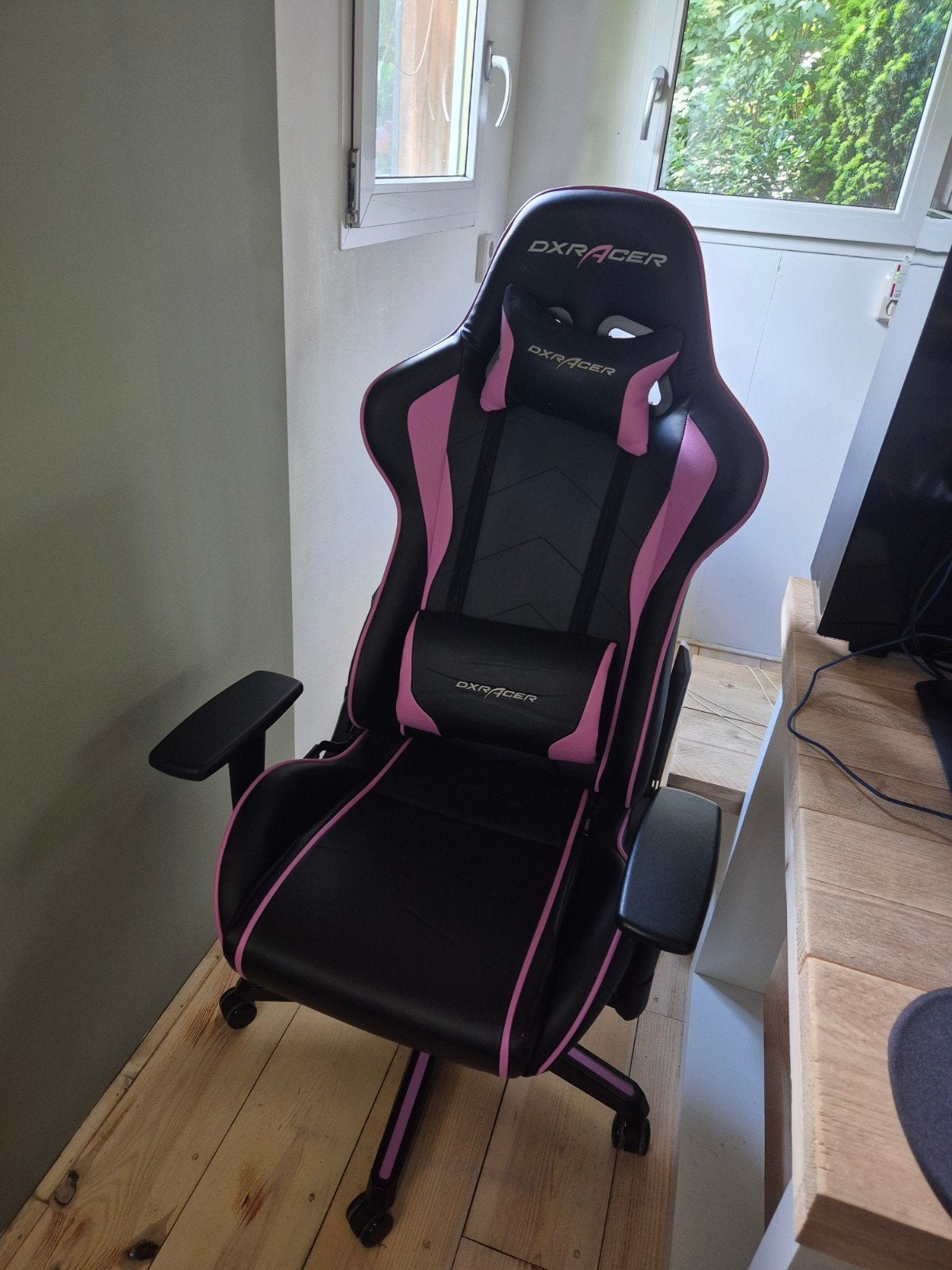 DXRacer Gaming Bureaustoel - Zwart/Roze, Huis en Inrichting, Bureaustoelen, Ophalen