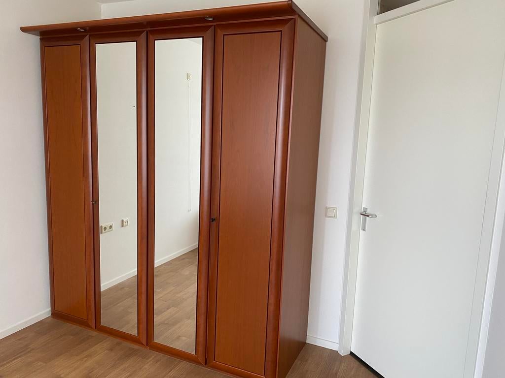 Gratis kledingkast, Ophalen, Zo goed als nieuw, 50 tot 75 cm, 150 tot 200 cm