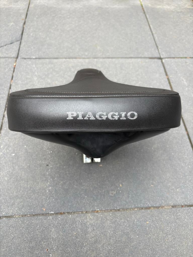 Piaggio Vespa Ciao zadel (nieuw type), Ophalen of Verzenden, Nieuw, Zadel