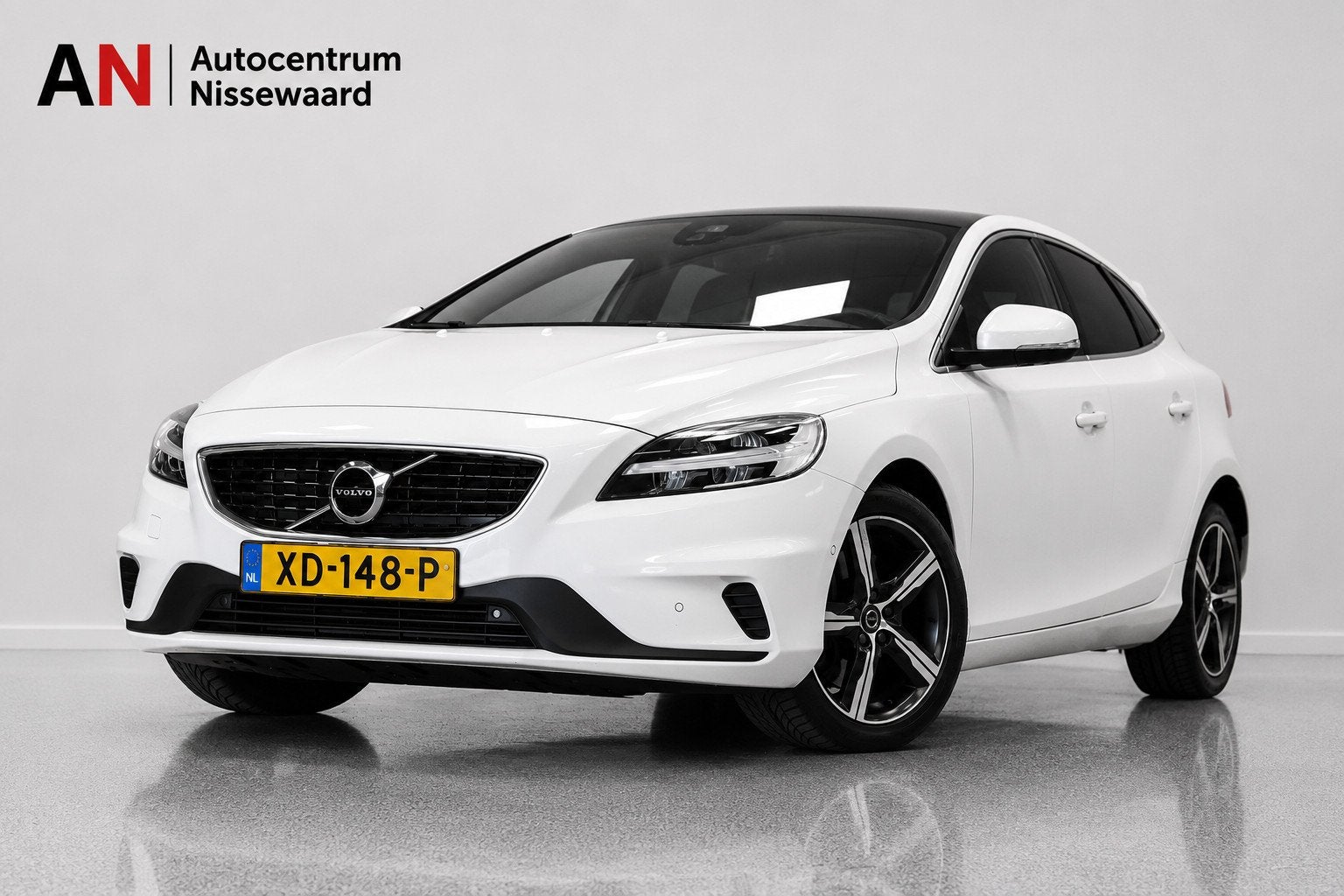 Volvo V40 1.5 T3 Polar+ Sport |Panorama|Leder|, Auto's, Volvo, 4 cilinders, 700 kg, Wit, Bedrijf