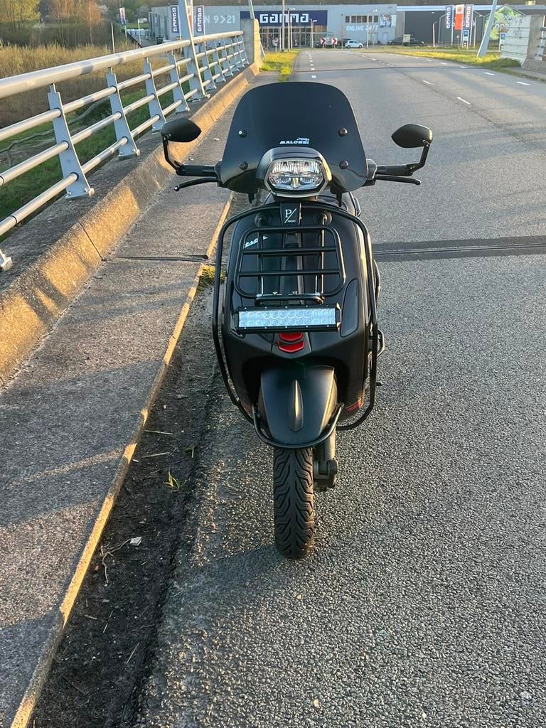 Vespa Sprint 2021 Euro5 – Notte | Malossi 80cc | Full option, Fietsen en Brommers, Scooters | Vespa, Ophalen, Zo goed als nieuw