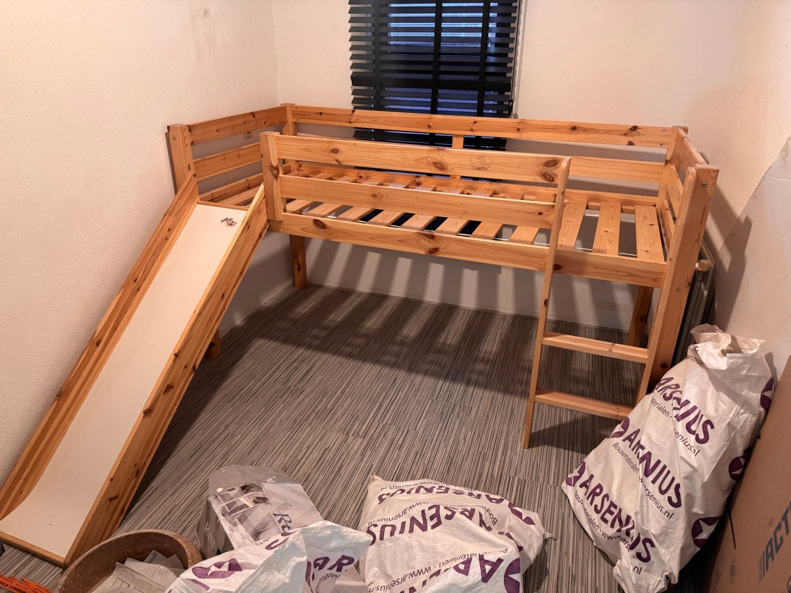 Hoogslaper met glijbaan en lattenbodem, Kinderen en Baby's, Kinderkamer | Bedden, Ophalen, 85 tot 100 cm, Gebruikt, Hoogslaper of Stapelbed