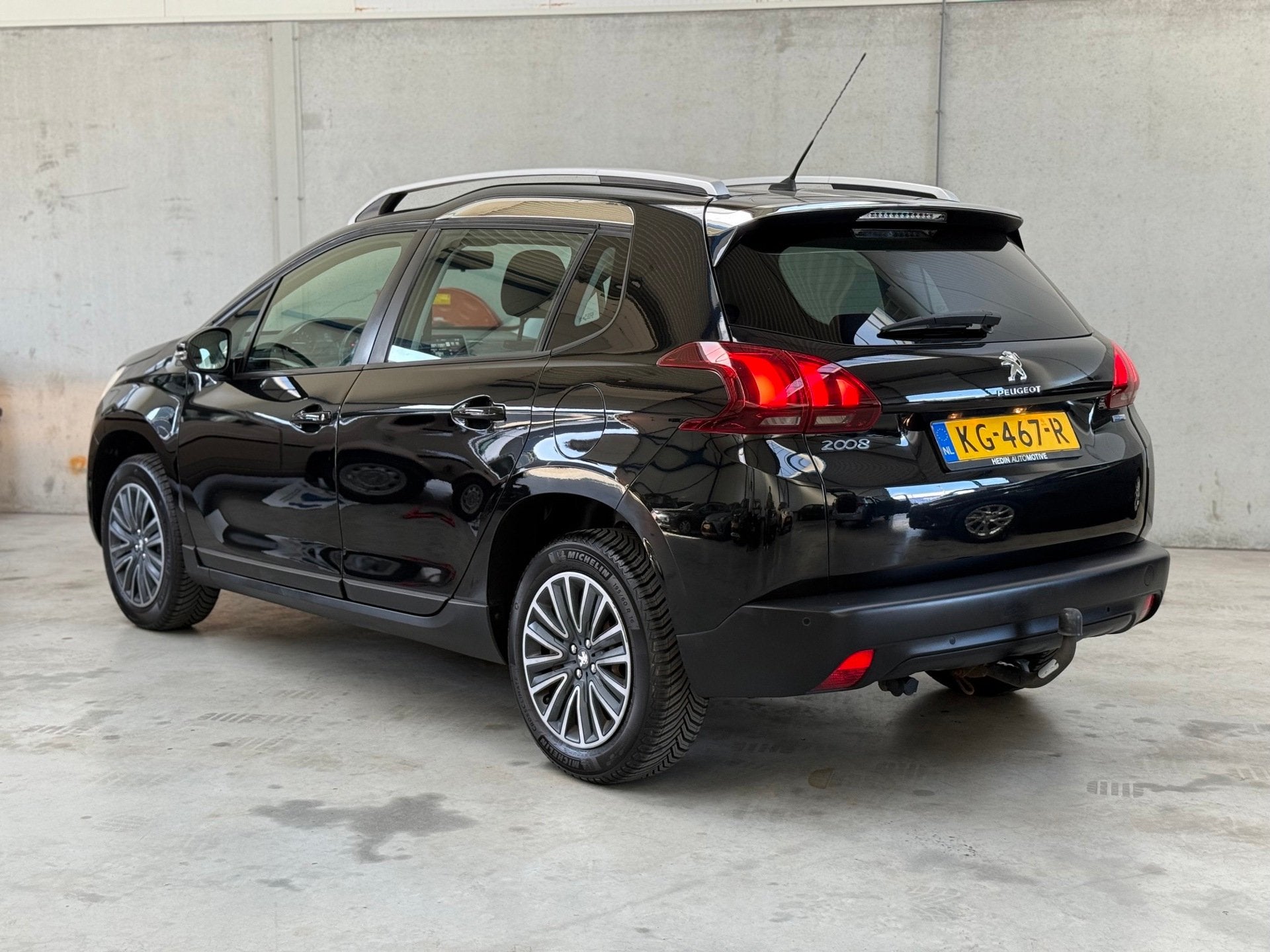 Foto 5 van Peugeot 2008 1.2 PureTech Blue Lion NAP Pano Navi Cruise Zee