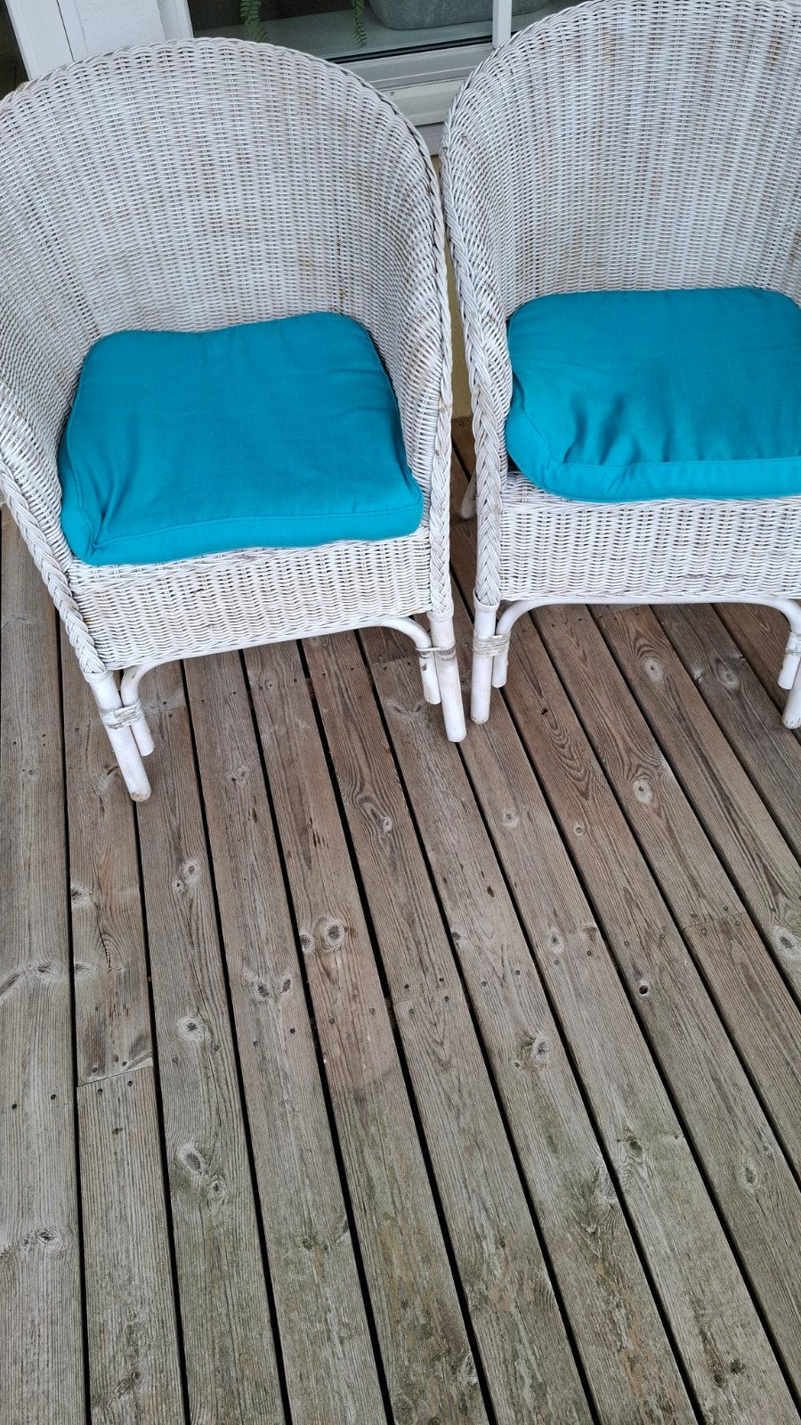 Twee witte rotan stoelen met blauwe kussens, Ophalen, Gebruikt, Twee, Wit