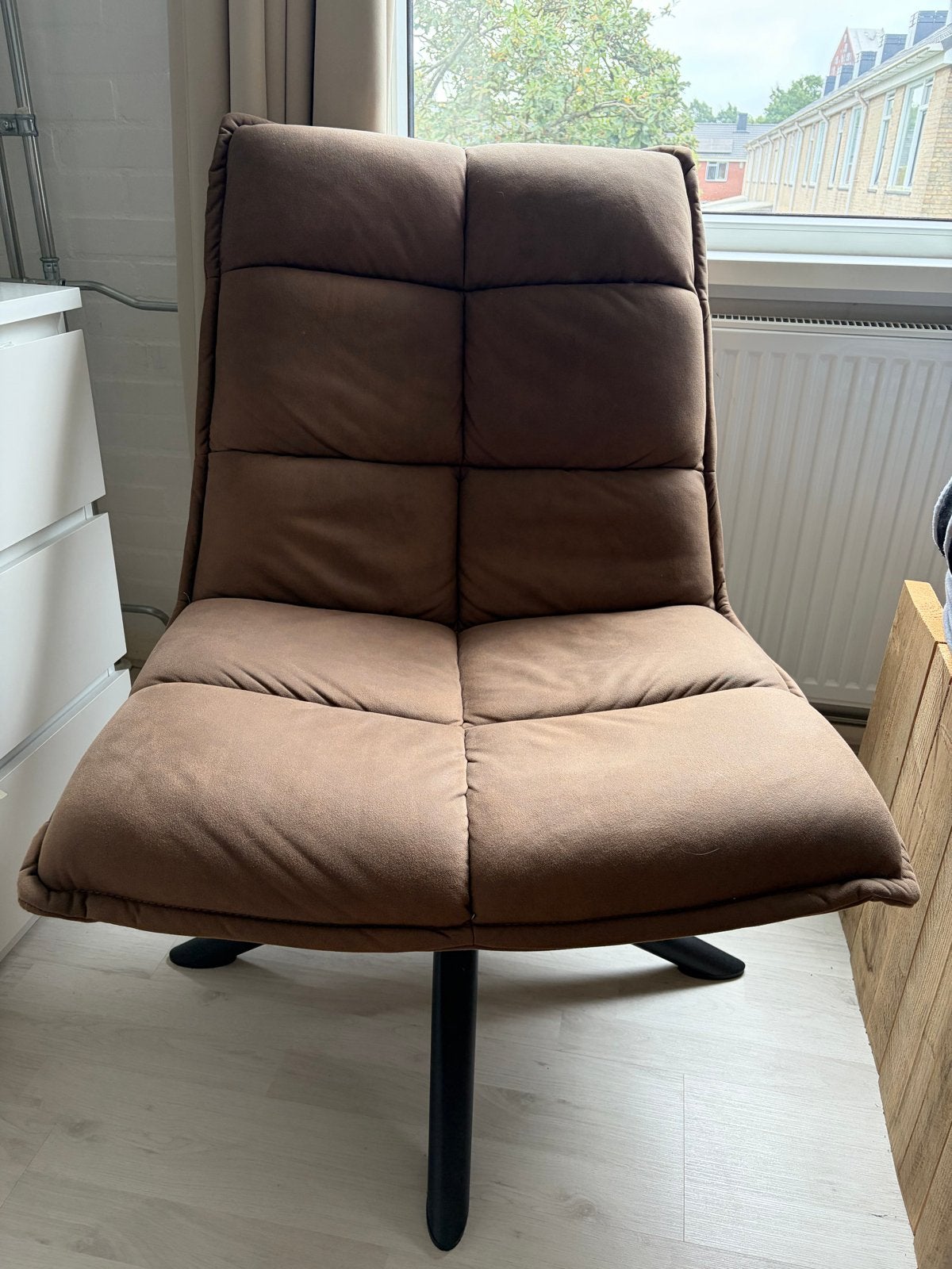 Draaifauteuil in taupe stof, Huis en Inrichting, Ophalen, Gebruikt, 75 tot 100 cm, Stof