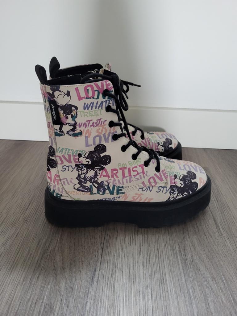 Zaradisney boots Maat 36, Lage of Enkellaarzen, Ophalen of Verzenden, Gedragen, Zara