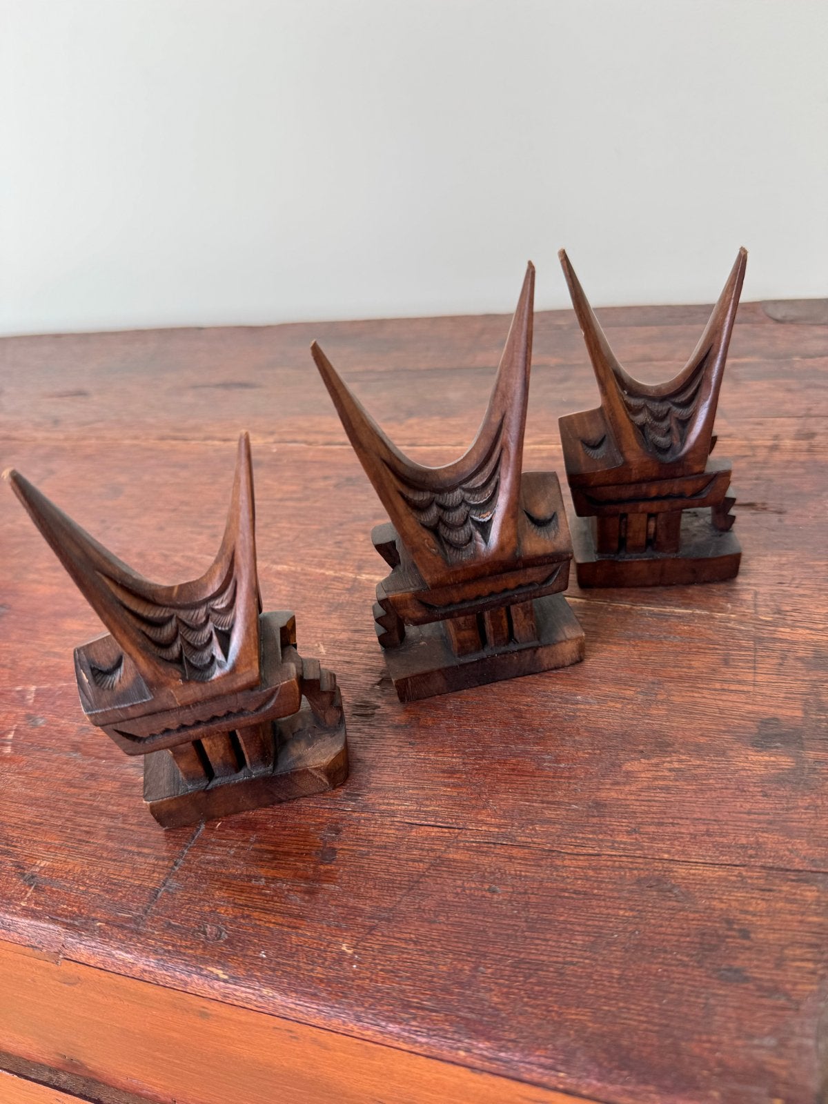 Diverse houten sculpturen en maskers, Afrikaans/Aziatisch, Overige onderwerpen, Ophalen of Verzenden, Handgemaakt, 20 - 50 cm