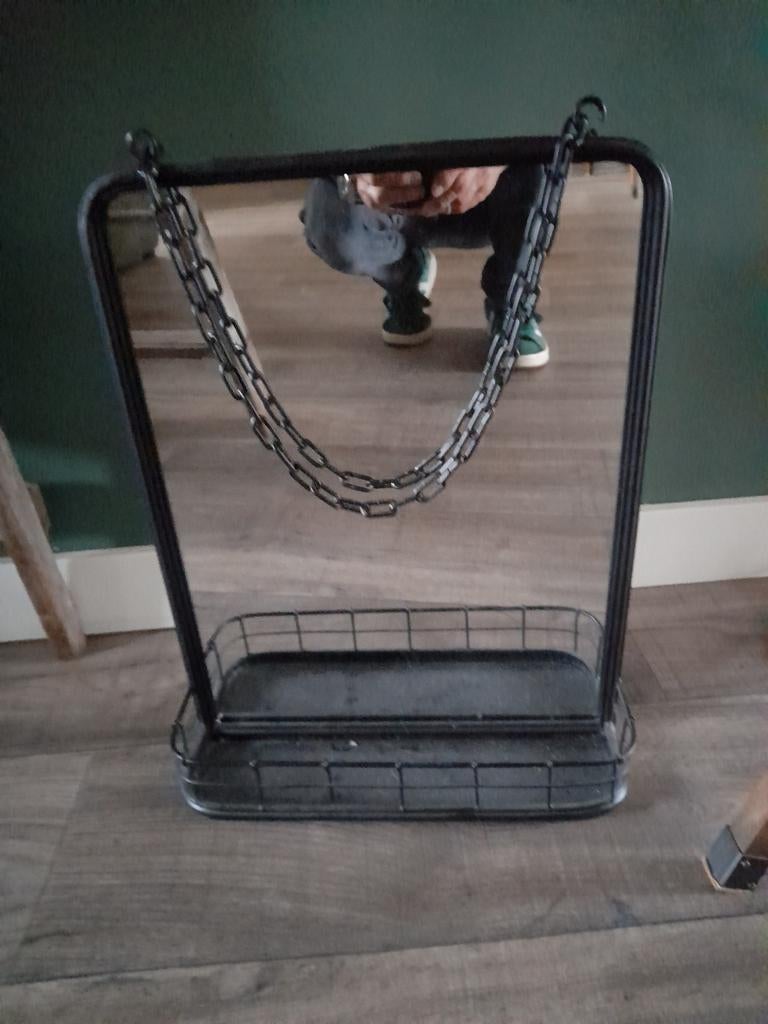 Spiegel met opbergbakje en kettingen, Huis en Inrichting, Woonaccessoires | Spiegels, 100 tot 150 cm, Ophalen of Verzenden, Zo goed als nieuw