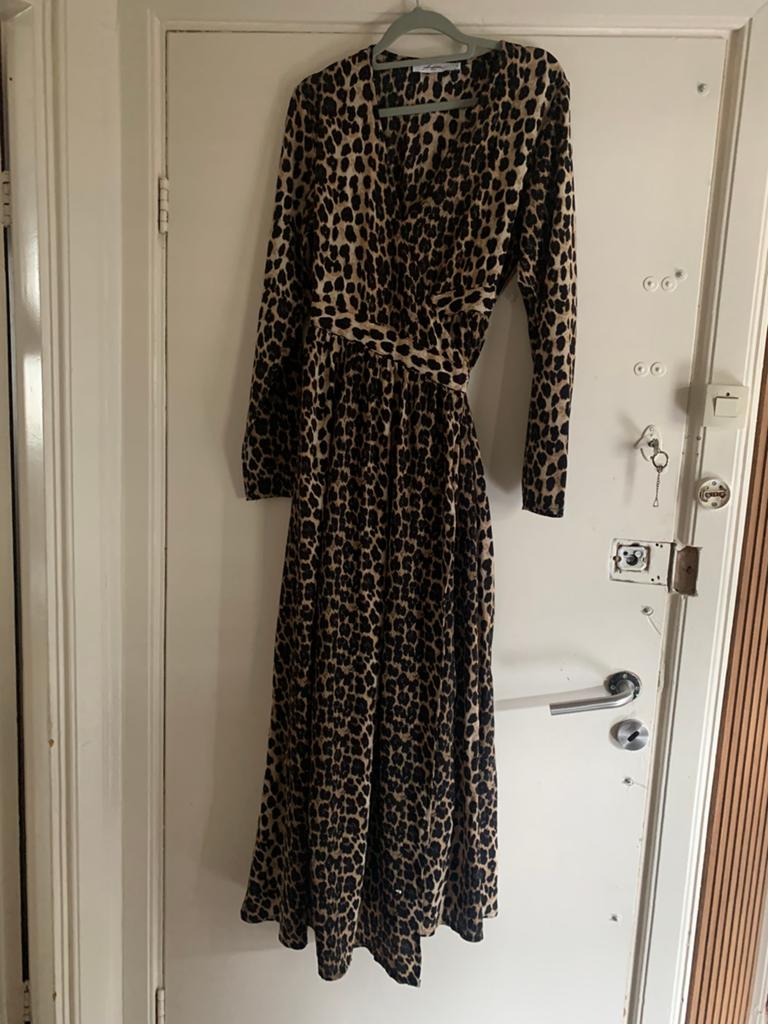 Ambika Luipaardprint Maxi Jurk Maat M, Kleding | Dames, Jurken, Maat 38/40 (M), Overige kleuren, Ophalen of Verzenden, Gedragen