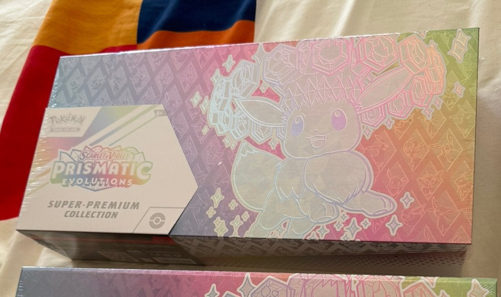 Pokémon: Prismatic Evolutions Ultra Premium Collection nieuw, Ophalen of Verzenden, Zo goed als nieuw