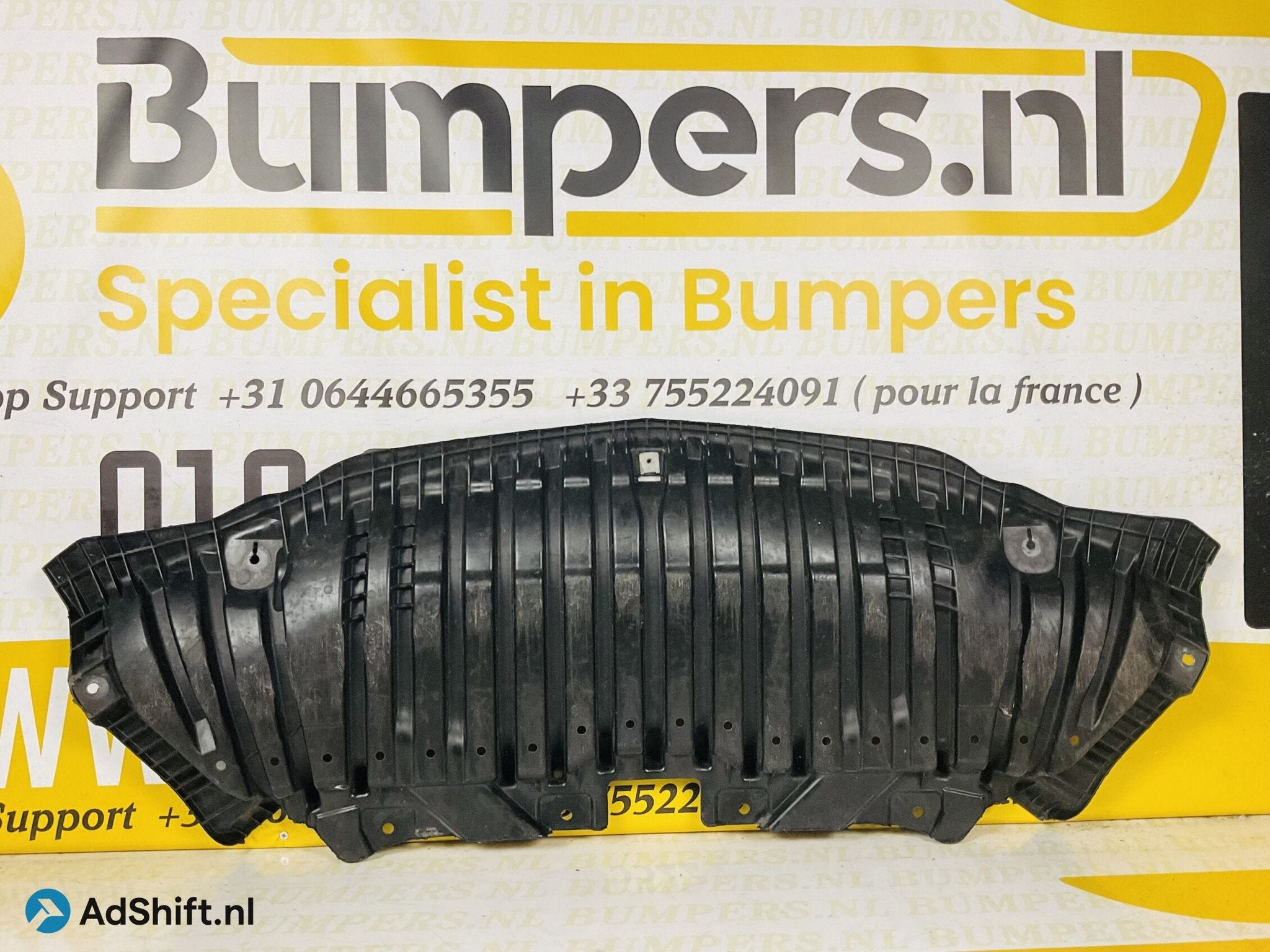 Bumper lip Mercedes C Klasse W205 A2055200000 Onderplaat 2-L