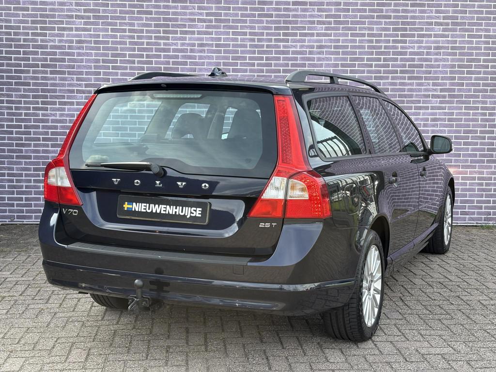 Volvo V70 2.5T Momentum | 12 mnd BOVAG GARANTIE | Nederlands, Voorwielaandrijving, Blauw, 2521 cc, Handgeschakeld