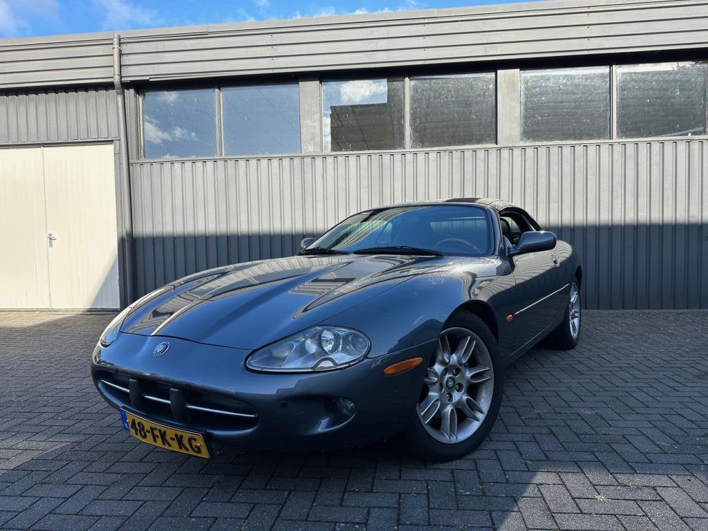 Jaguar XK XK8 4.0 V8 Convertible | NL Auto | Documentatie Aa, Auto's, Zwart, Cabriolet, 4 stoelen, Bedrijf