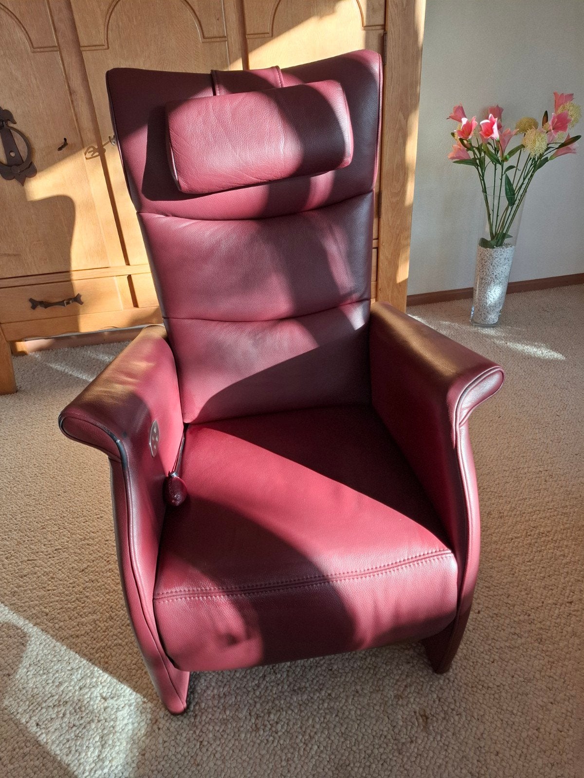 Luxe Leren Relaxfauteuil - Elektrisch Verstelbaar, Ophalen, Modern, Comfort, Zo goed als nieuw, 75 tot 100 cm