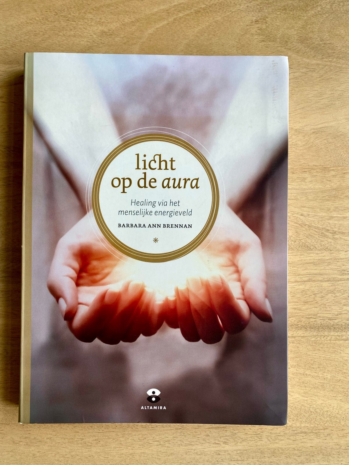 Barbara Ann Brennan - Licht op de aura, Gelezen, Achtergrond en Informatie, Spiritualiteit algemeen, Ophalen of Verzenden