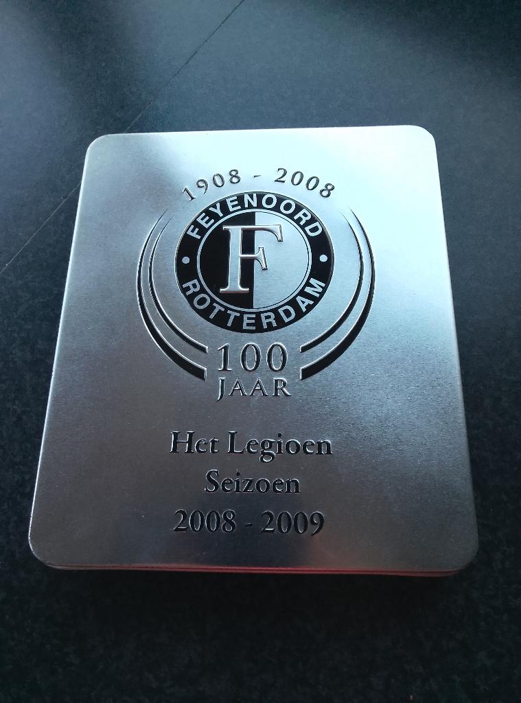 Feyenoord 100 jaar en speld in blikje, Ophalen of Verzenden, Zo goed als nieuw, Feyenoord, Vaantje of Sjaal