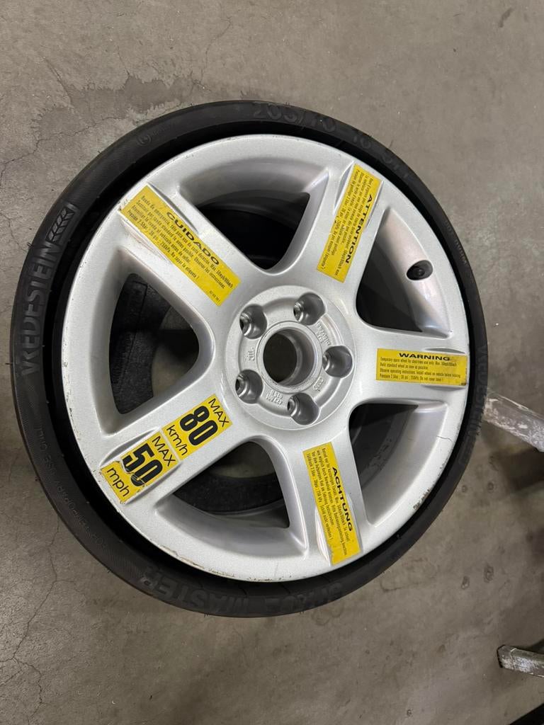 Thuiskomer Audi A4 b8 A6 C6 2x Mercedes E klasse W213 zgan, 16 inch, Banden en Velgen, Nieuw, Winterbanden