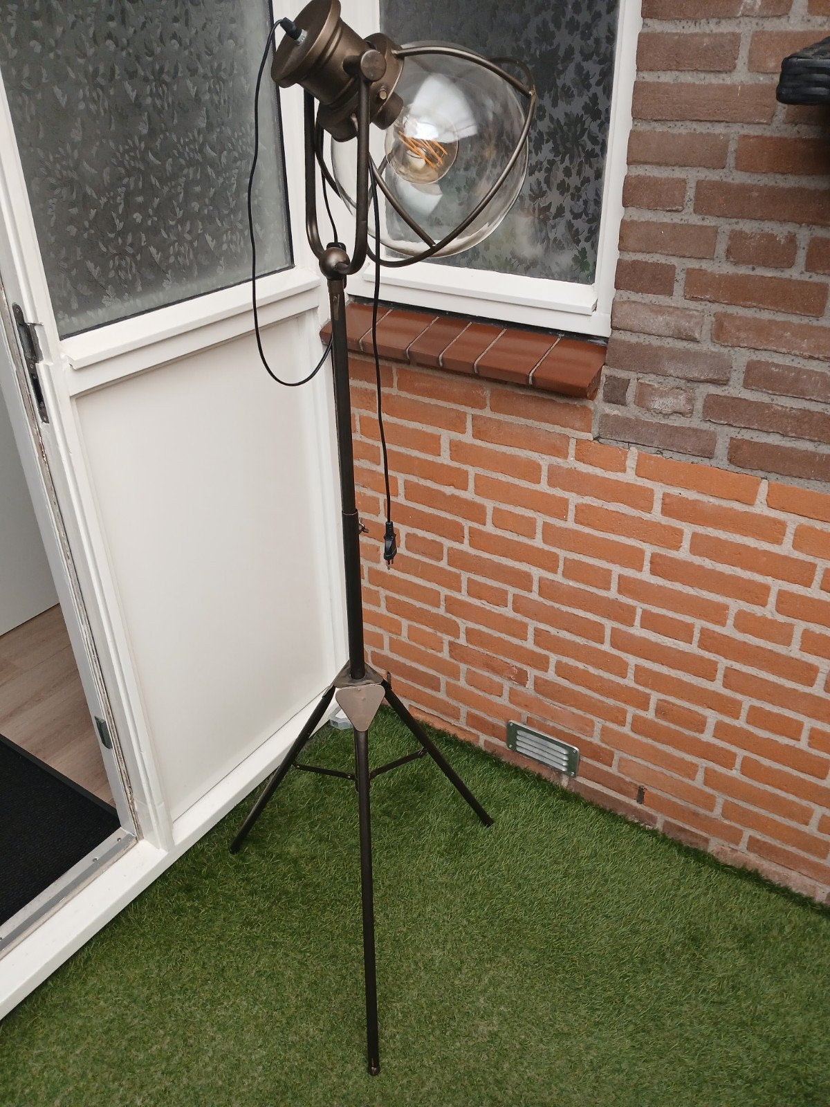 Staande brons kleurige lamp op 3 poot., Ophalen, Zo goed als nieuw, 150 tot 200 cm
