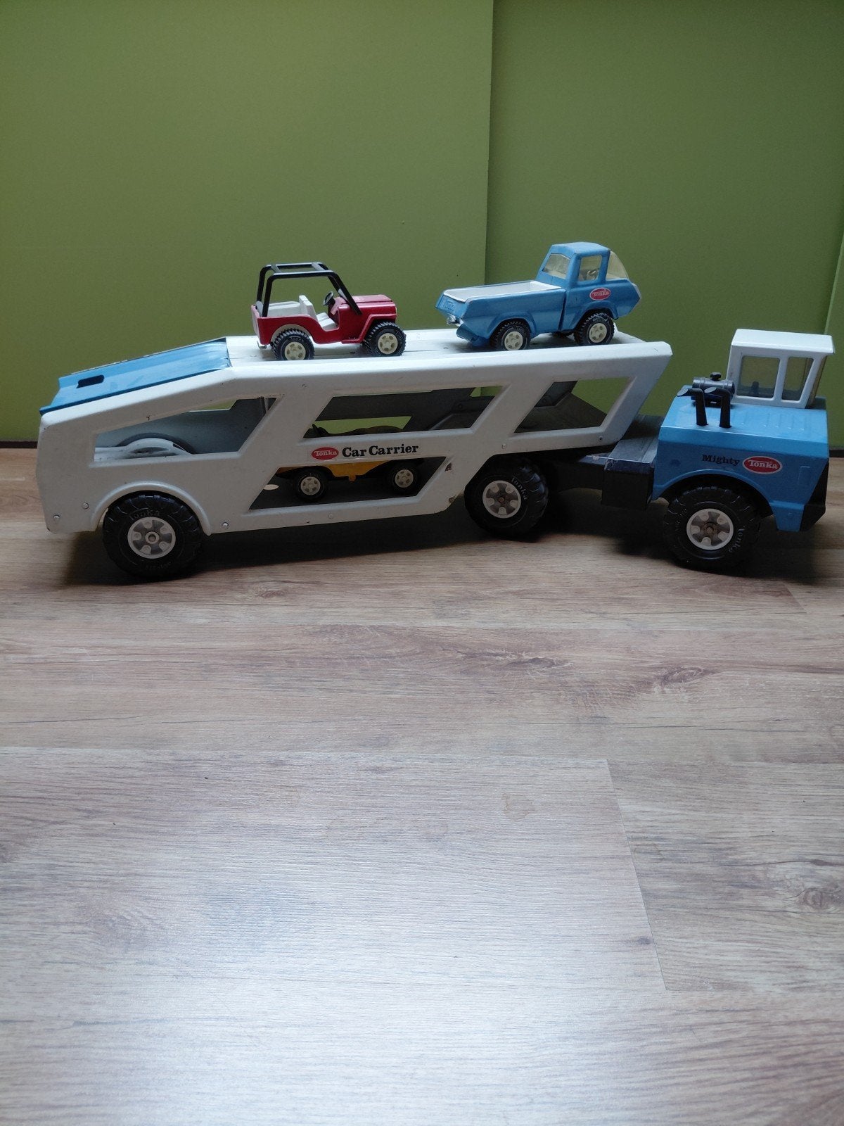 Originele Tonka vrachtwagen met autotransporter en 3 auto's, Ophalen, Gebruikt, Jongen of Meisje