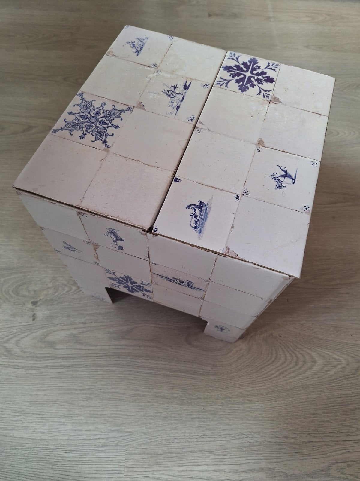 Krukje karton Dutch design brand tegels, Ophalen, Minder dan 55 cm, Gebruikt, Vierkant