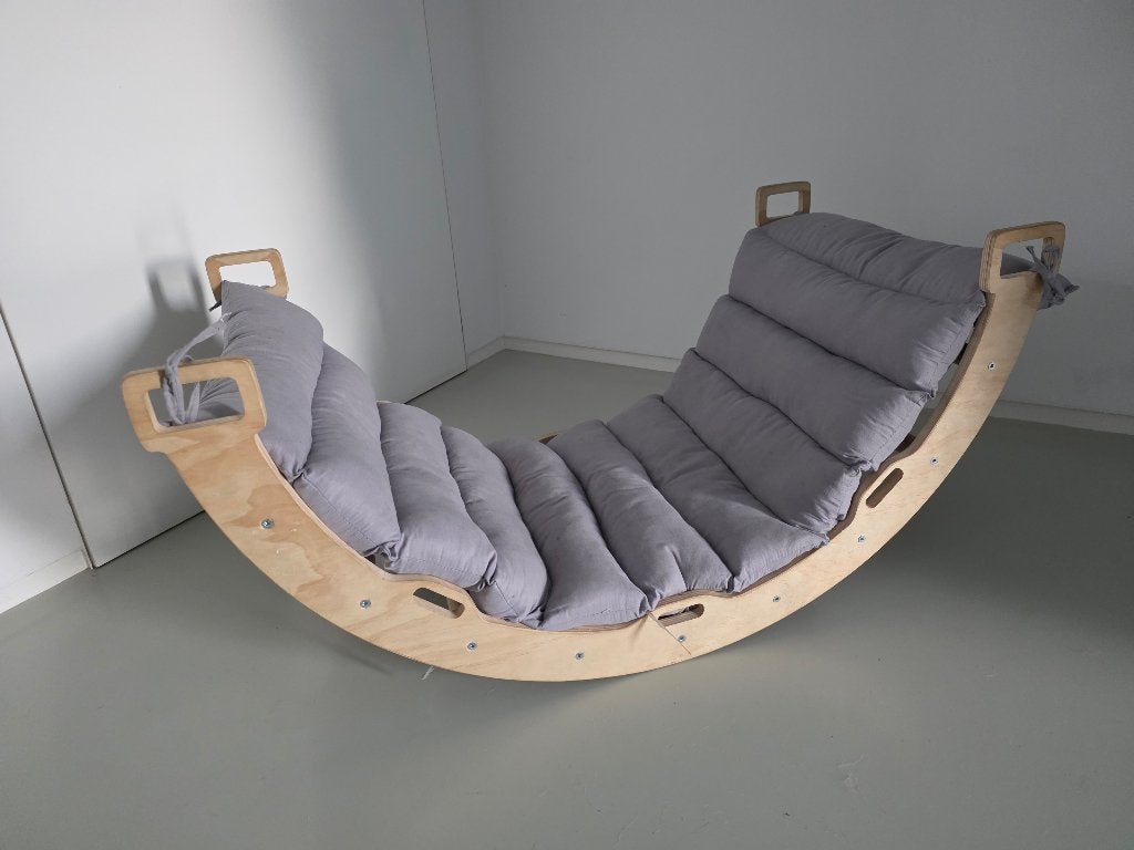 Houten klimboog schommelstoel schommel wip met kussen, Ophalen, Zo goed als nieuw