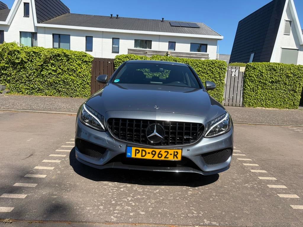 Mercedes-Benz C-Klasse C180 AMG pakket 2017 NL Auto NAP, Auto's, Mercedes-Benz, Automaat, Euro 5, 1800 kg, Zwart