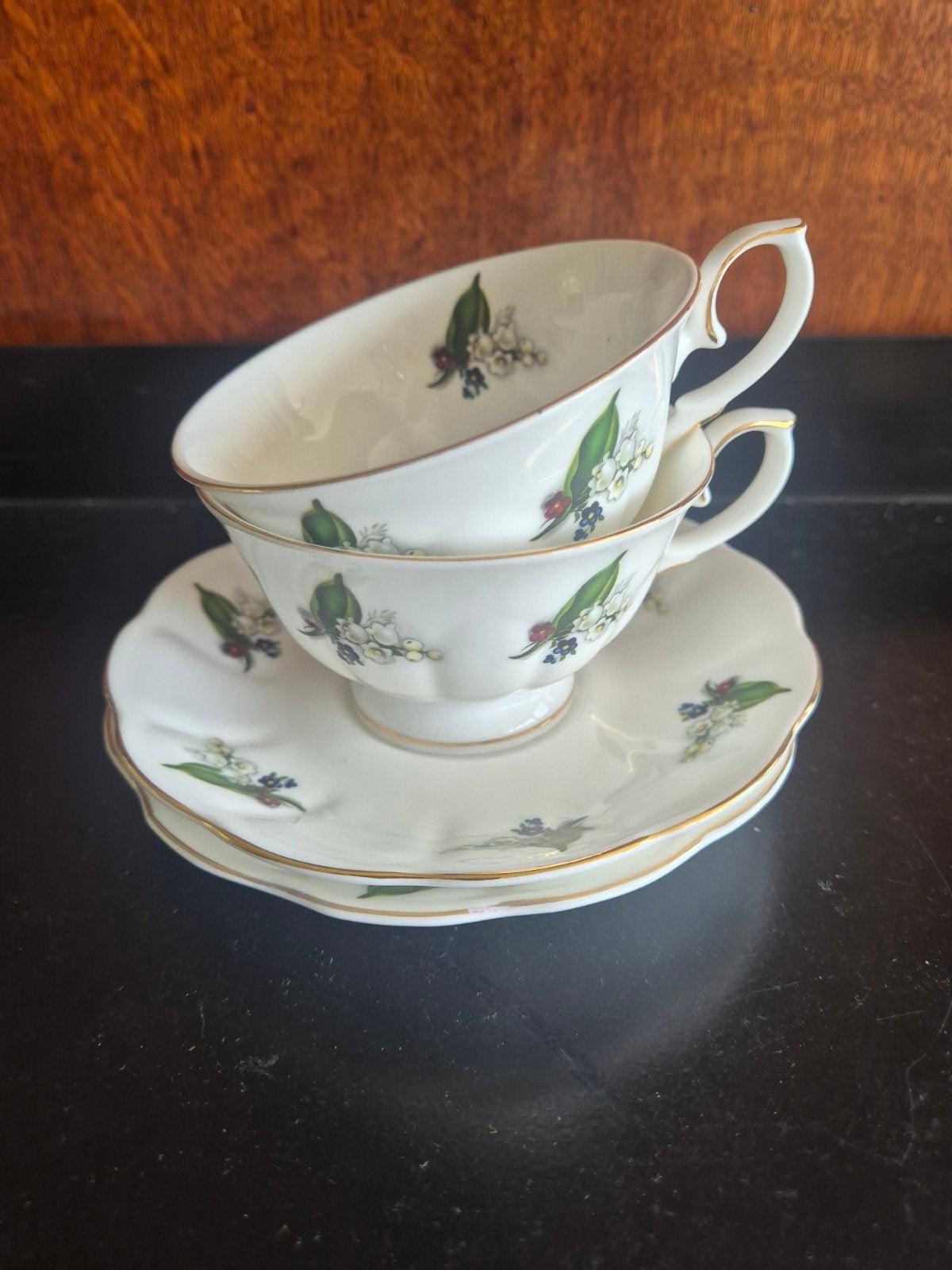 London collection bone china made in Engeland, Ophalen of Verzenden, Zo goed als nieuw, Porselein, Kop en/of schotel