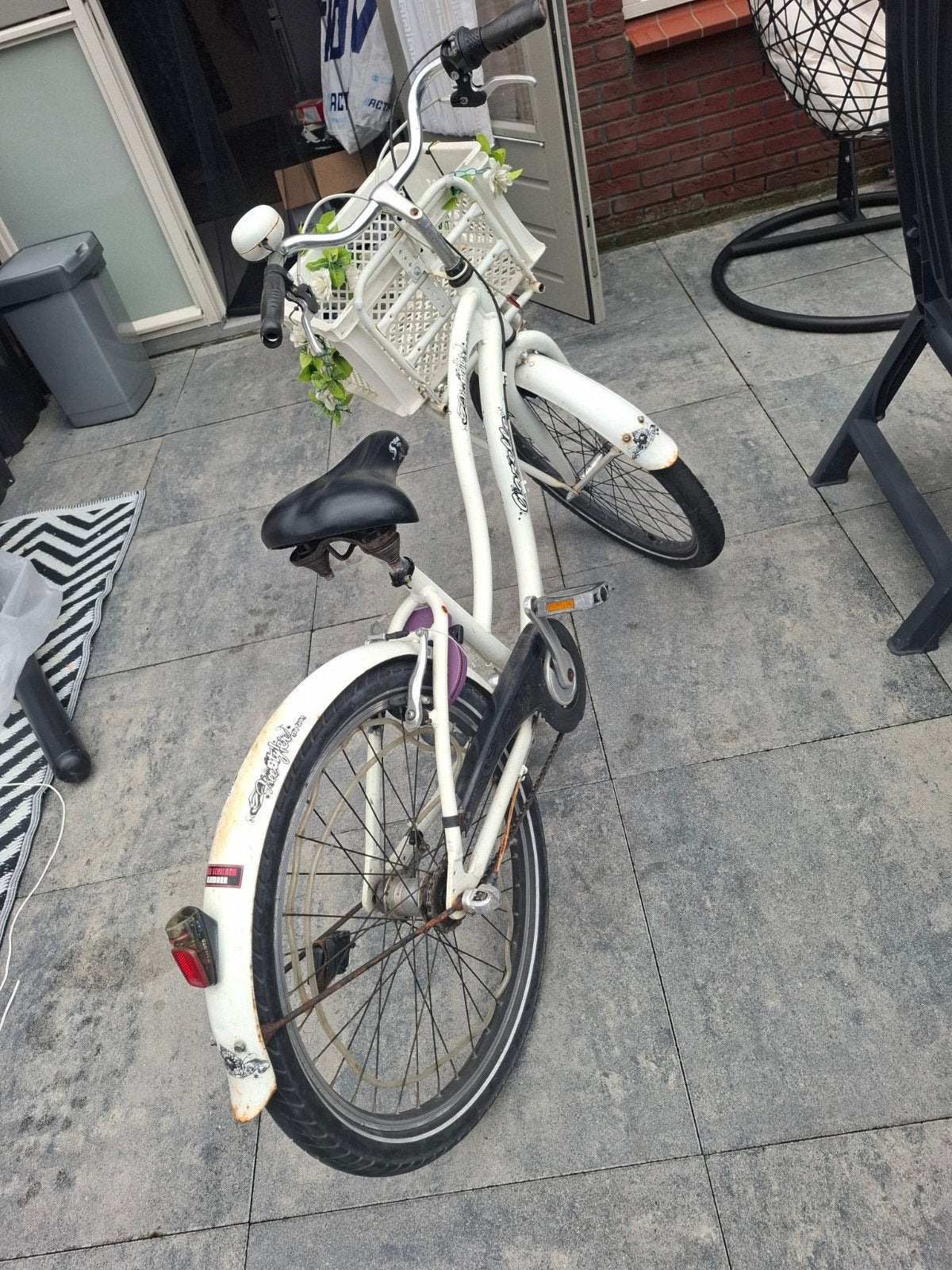 Witte meisjesfiets 24 inch met mand, Velgrem, Ophalen of Verzenden, Handrem, Gebruikt
