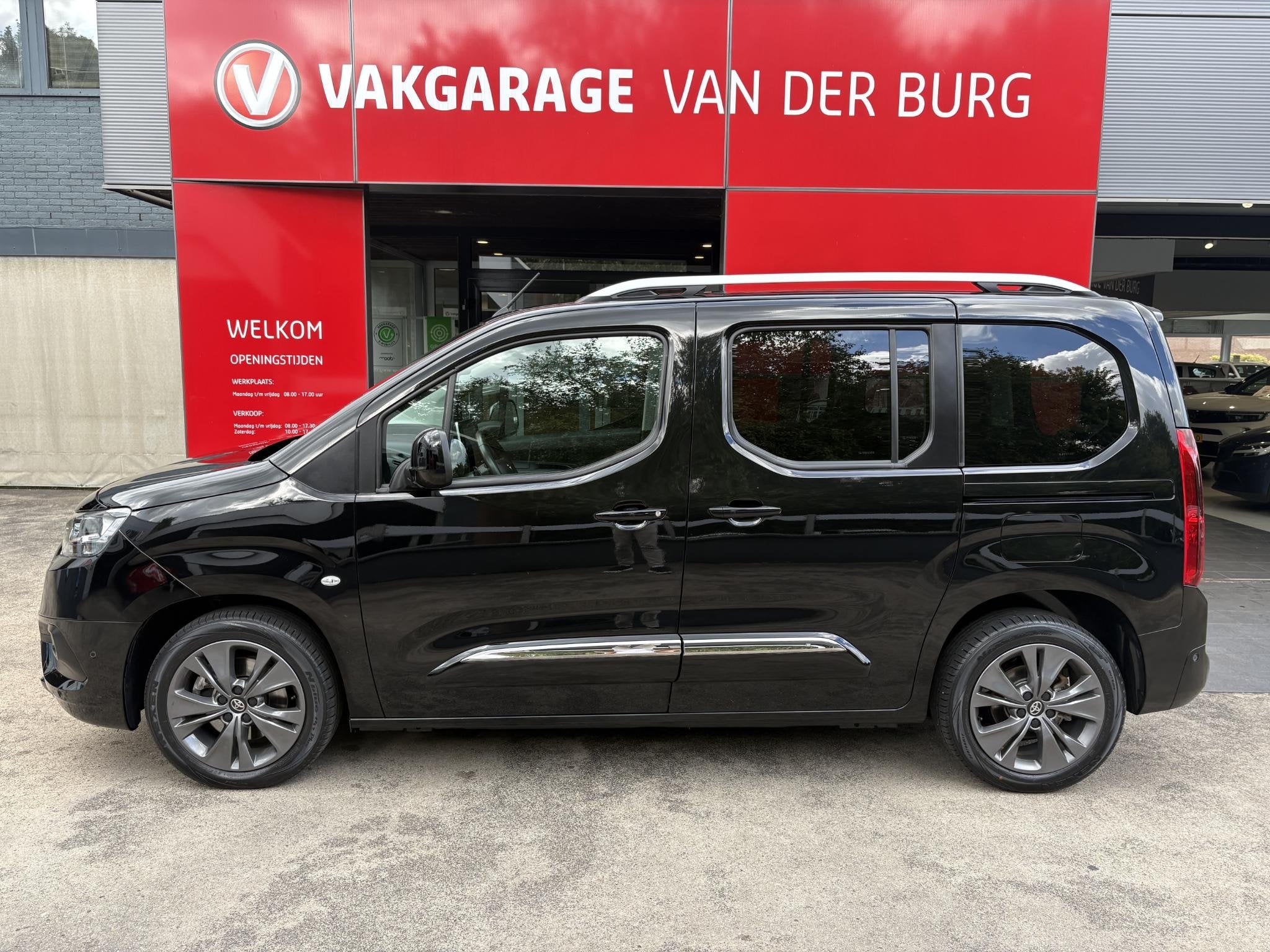 Toyota PROACE CITY Verso 1.2 Turbo Dynamic, Auto's, Toyota, 12 maanden, Gebruikt, Euro 6, Zwart