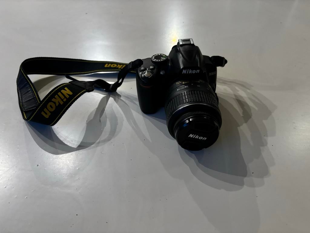 Nikon D3000 spiegelreflexcamera met 18-55mm VR lens, Gebruikt, Spiegelreflex, Ophalen of Verzenden, 4 t/m 7 keer