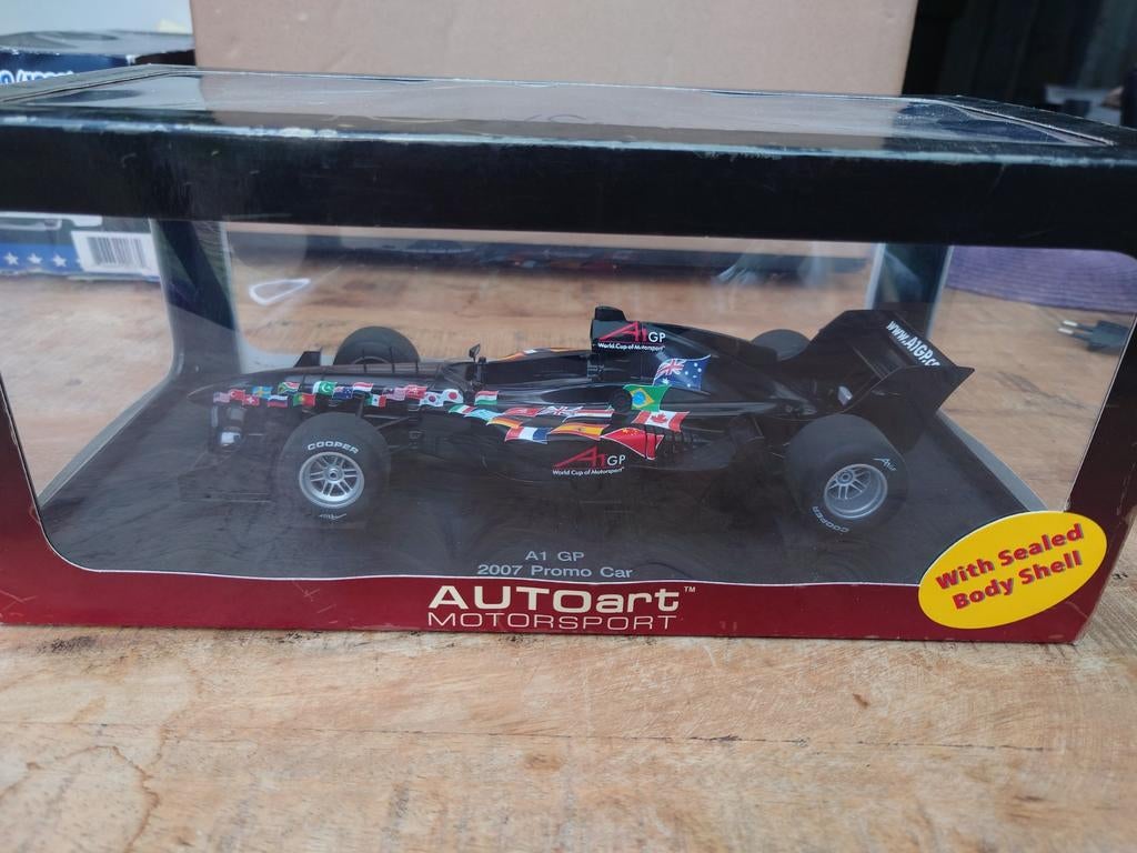 A1 GP 1:18, Ophalen of Verzenden, Zo goed als nieuw, Autoart