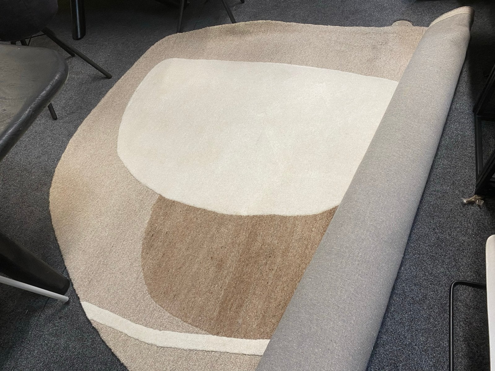 Organi Kleed 240x340 100% Wol Ovaal, Huis en Inrichting, Stoffering | Tapijten en Kleden, Ophalen, Beige, Nieuw, 200 cm of meer