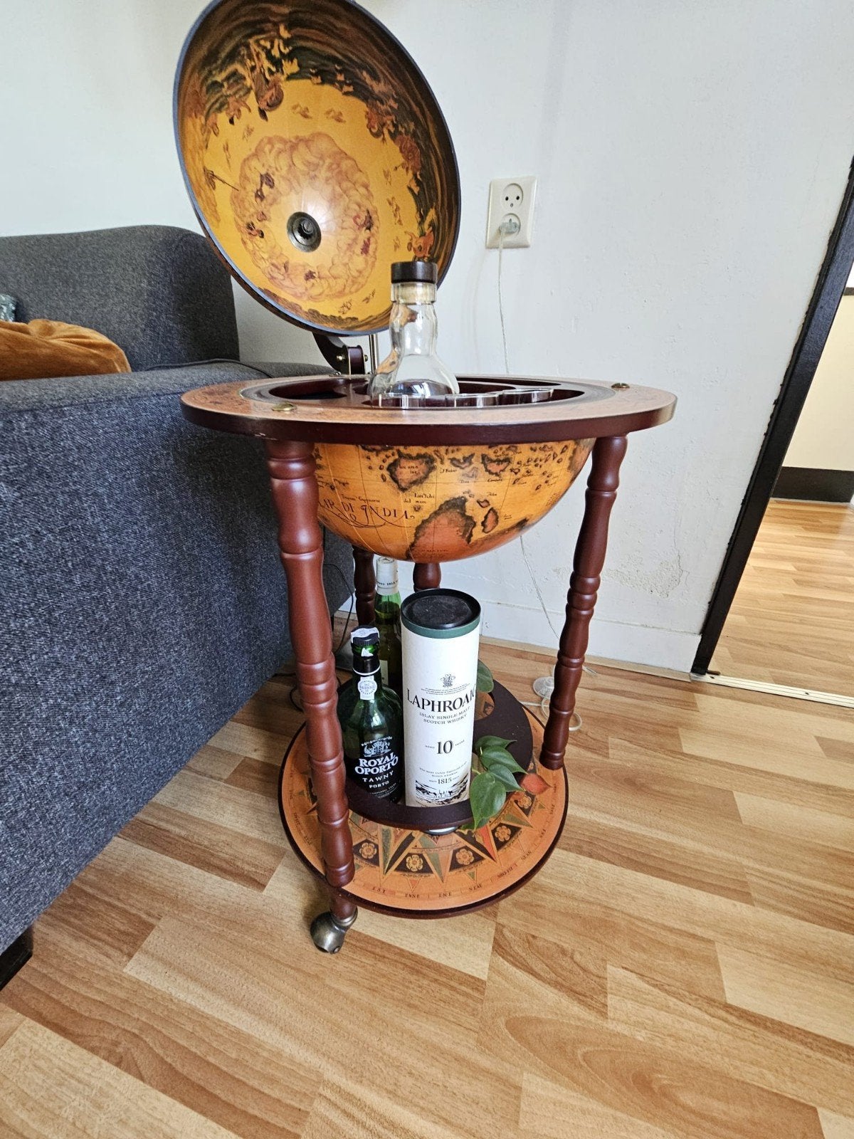 Globebar dranktrolley - Wereldbol met opbergruimte, Huis en Inrichting, Woonaccessoires | Wereldbollen, Ophalen, Globebar, Hout