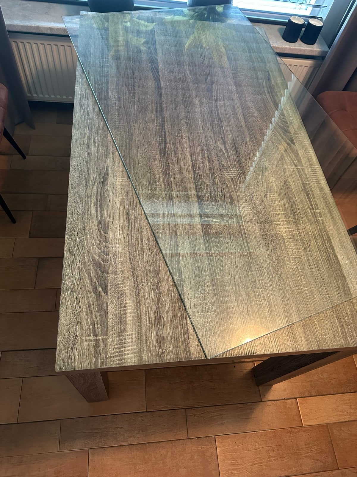 Eettafel met glazen blad - Modern en stijlvol, Huis en Inrichting, Tafels | Eettafels, Ophalen, Gebruikt, 100 tot 150 cm, 50 tot 100 cm