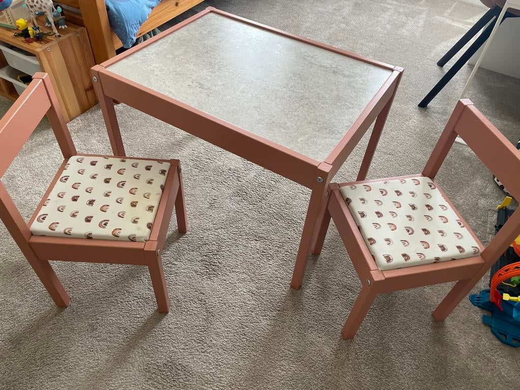Ikea tafeltje en stoeltjes LATT, Ophalen, Zo goed als nieuw, Tafel(s) en Stoel(en)