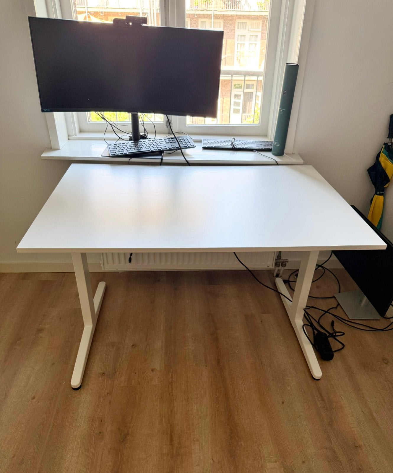 Bureau, wit / Desk, white, Ophalen, 50 tot 100 cm, 100 tot 150 cm, Zo goed als nieuw