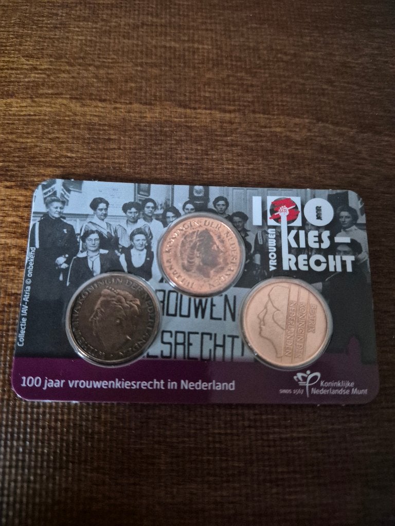 2019 Coincard 100 jaar vrouwen kiesrecht 1980, 1987 (Circ)., Ophalen of Verzenden, Koningin Beatrix, Euro's, Setje